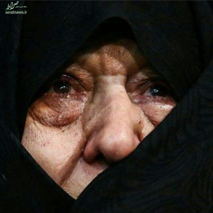 عکس/ چشمان گریان عفت مرعشی در تشییع هاشمی
