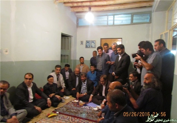 هاشمی در منزل پدر سردار سلیمانی+تصاویر