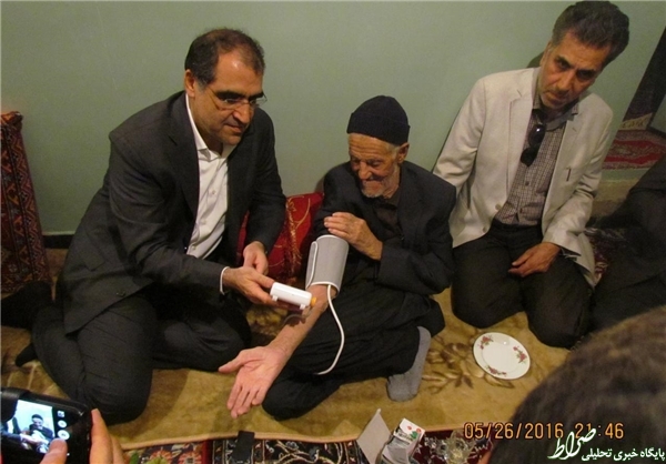 هاشمی در منزل پدر سردار سلیمانی+تصاویر