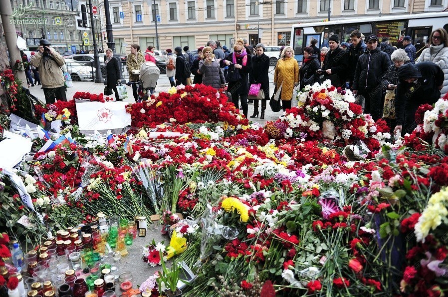 عزت‌اللهی در محل یادمان قربانیان انفجارهای سن‌پترزبورگ +تصاویر