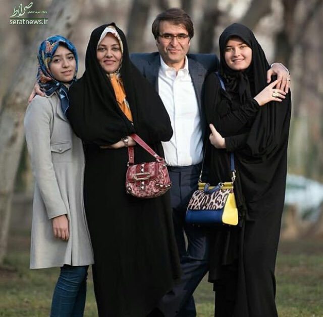 نوه امام(ره) در کنار همسر و فرزندانش +عکس