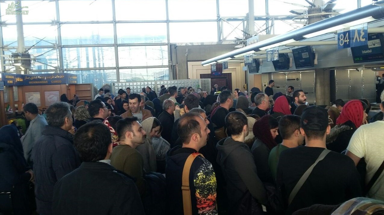 ازدحام مسافران در سالن در فرودگاه امام +عکس