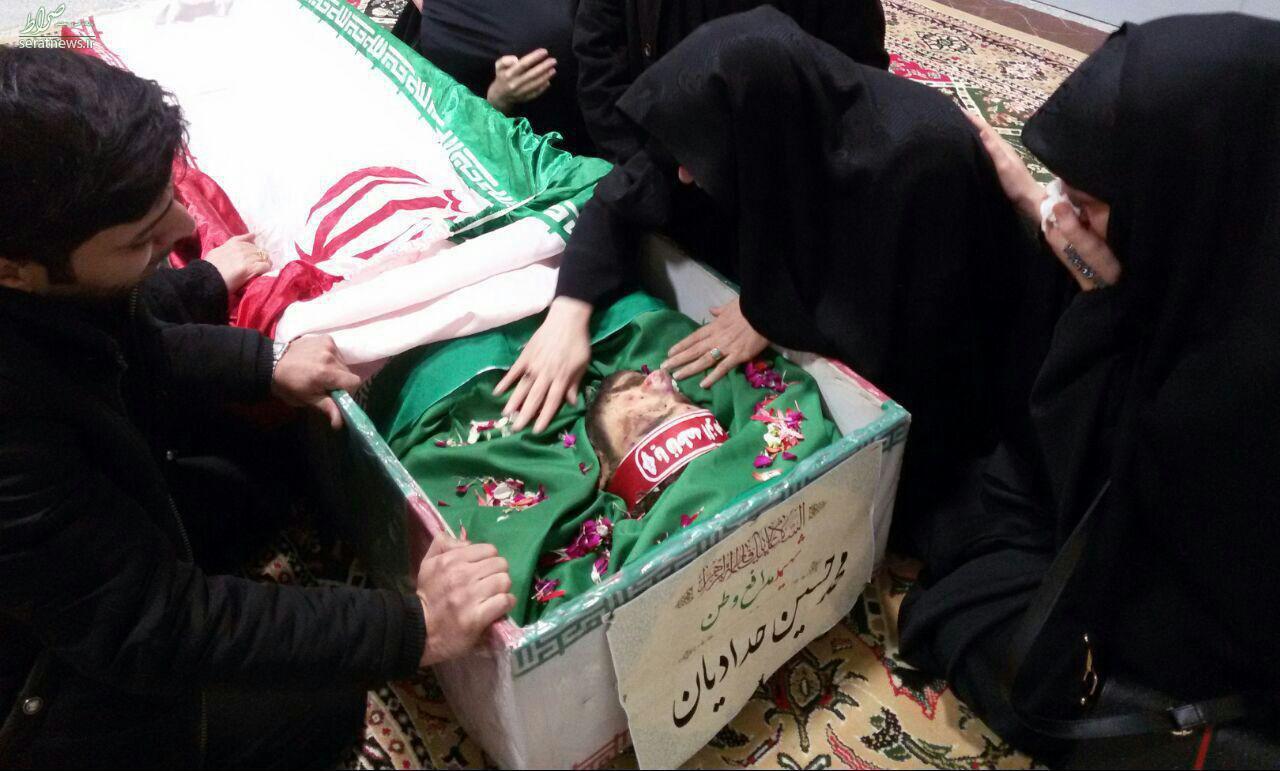 عکس/ وداع خانواده بسیجی شهید محمد حسین حدادیان در معراج شهدا