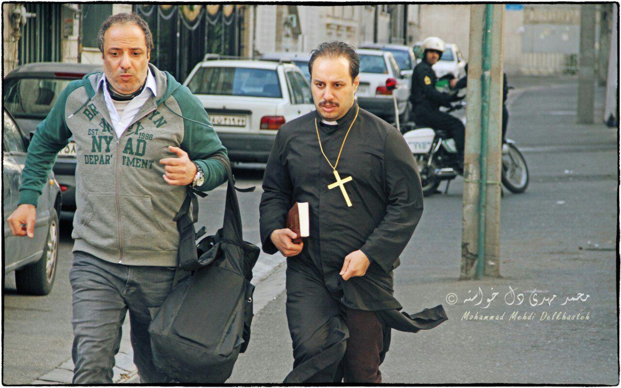 جواد عزتی با لباس کشیش مسیحی +عکس