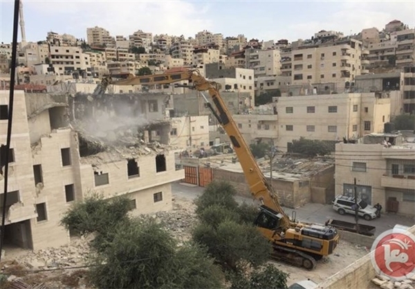 اسراییل بدون هشدار قبلی یک آپارتمان 4 طبقه را تخریب کرد +عکس