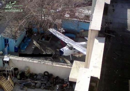 عکس/هواپیمای ایران ایر در حیاط خانه یک تهرانی