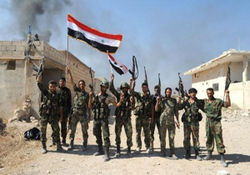 برافراشتن پرچم سوریه در منطقه حجر الاسود
