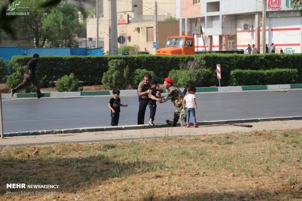 تصاویر/ کمک به کودکان در حادثه تروریستی امروز اهواز