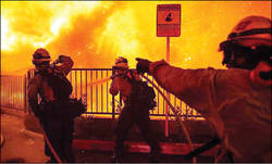 اعزام نیروی کمکی از آمریکا برای مهار آتش جهنم استرالیا
