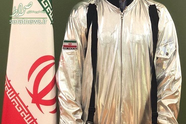 عذرخواهی آذری‌جهرمی برای انتشار عکس لباس فضانوردی قلابی