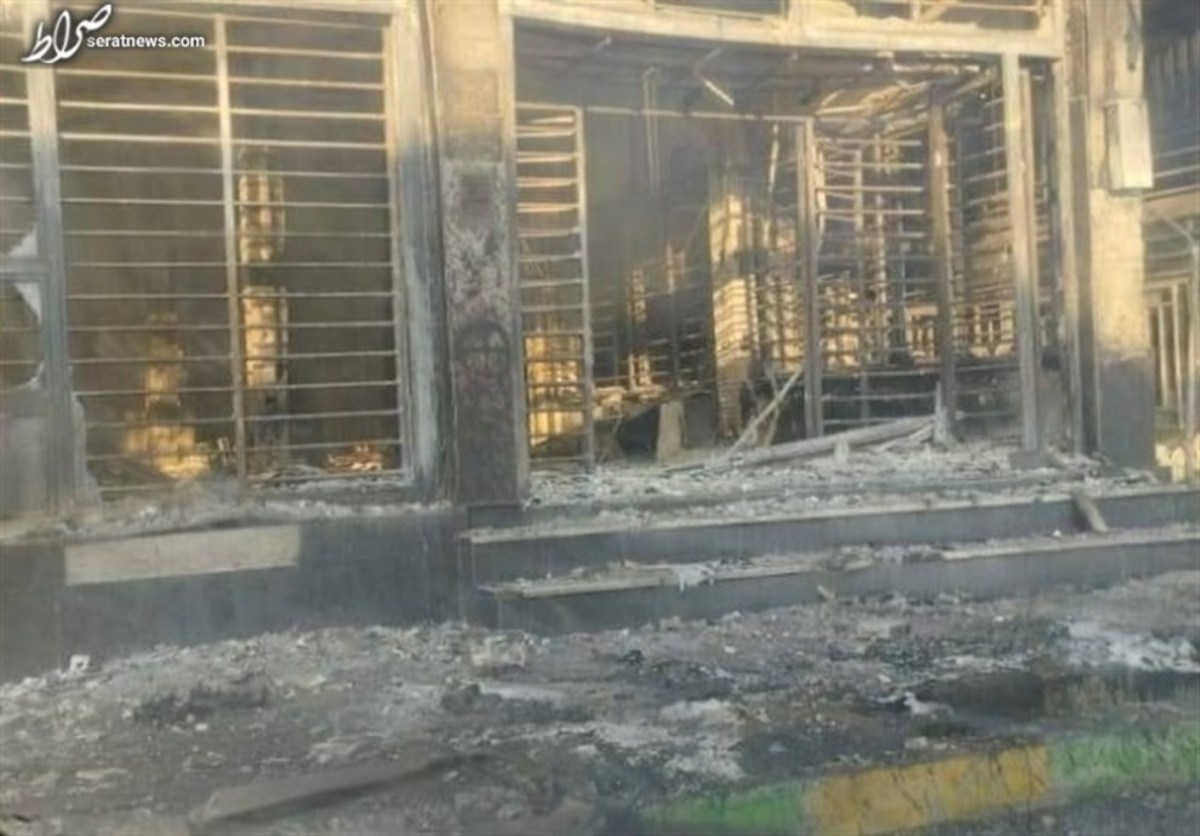 اداره جهاد کشاورزی خاش در حمله اغتشاشگران در آتش سوخت / مدارس تعطیل است