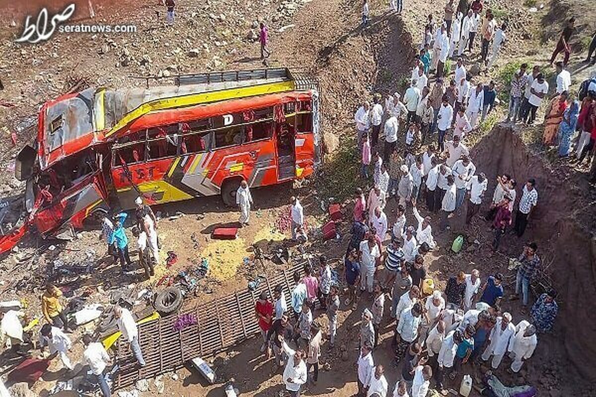سقوط اتوبوس از پلی در هندوستان ۱۵ قربانی گرفت