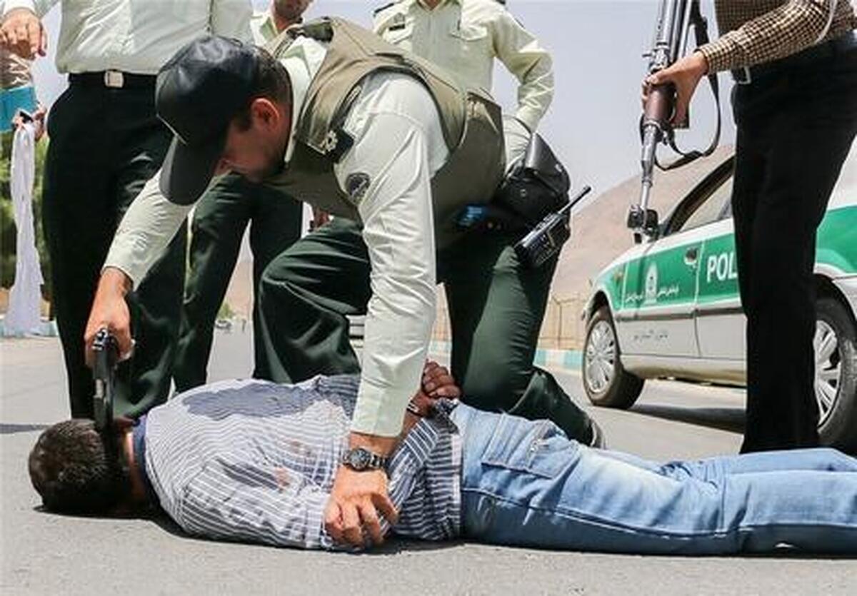 درگیری پلیس با سارق خودرو در شیراز