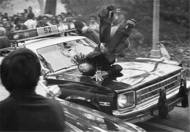 عکس/ لحظه تصادف دختر انقلابی