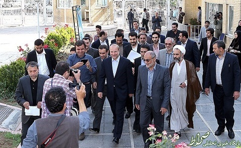 یار غار قالیباف از دفتر روحانی قهر کرد یار غار قالیباف از دفتر روحانی قهر کرد