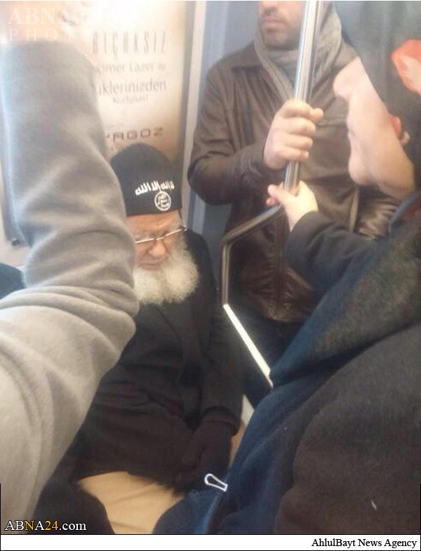 عکس/ تردد آزادانه یک داعشی در استانبول عکس/ تردد آزادانه یک داعشی در استانبول