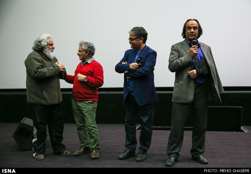 عکس/ دمپایی و گرمکن در جلسه رسمی! عکس/ دمپایی و گرمکن در جلسه رسمی!