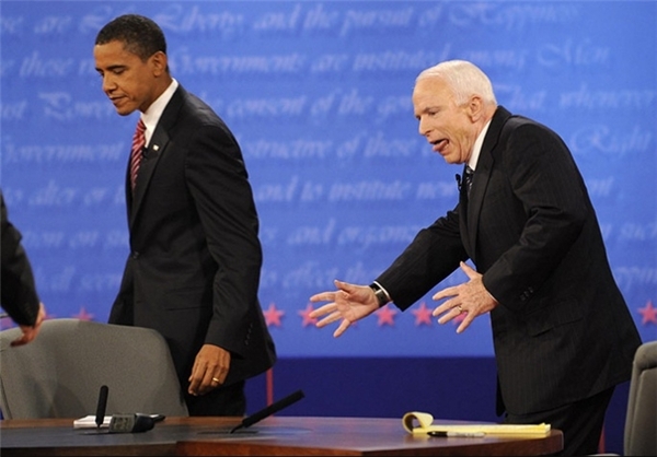 عکس/ شکلک درآوردن مککین برای اوباما عکس/ شکلک درآوردن مککین برای اوباما