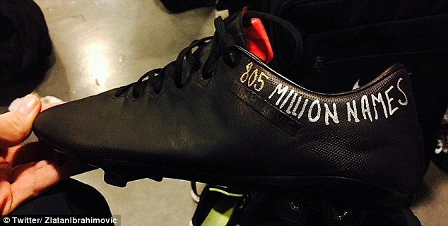 عکس/ 805 میلیون نام روی کفش زلاتان