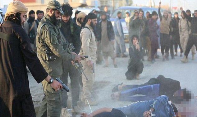 تصاویر/ روش جدید داعش برای فیلم گرفتن از اعدامها