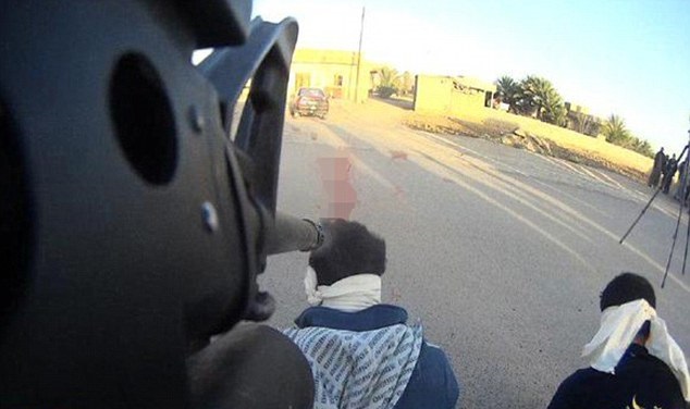 تصاویر/ روش جدید داعش برای فیلم گرفتن از اعدامها