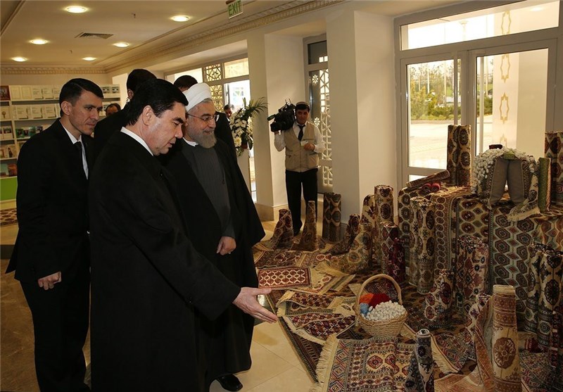 ۳هدیه روحانی به رئیس‌جمهورترکمنستان+تصاویر
