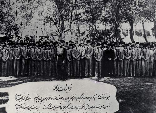 عکس/ محصلین عازم اروپا سال 1309