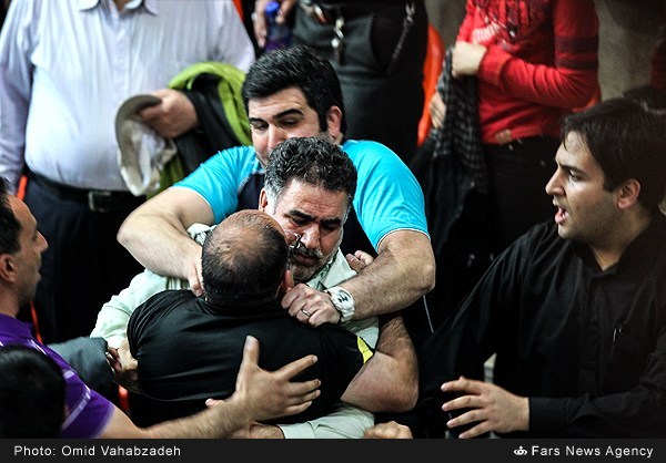 عکس/ درگیری در خانه والیبال