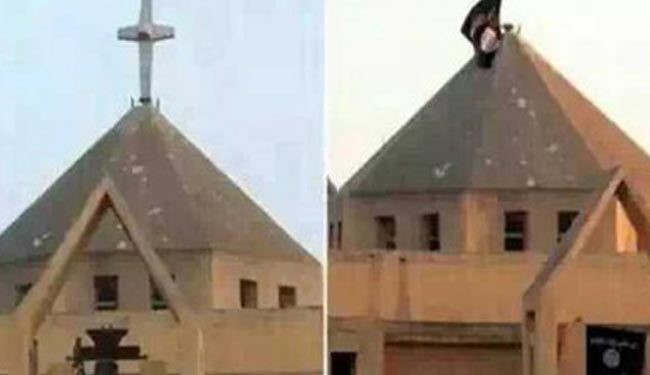 پرچم داعش به‌جای صلیب کلیساها+عکس