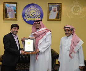 عکس/ هدیه سعودیها به پرسپولیس عکس/ هدیه سعودیها به پرسپولیس