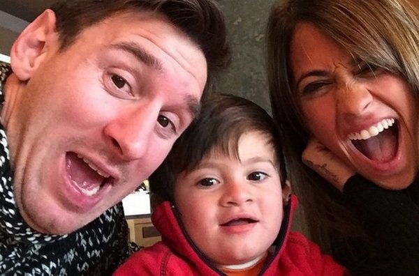 عکس/ سلفی جالب مسی با خانواده عکس/ سلفی جالب مسی با خانواده