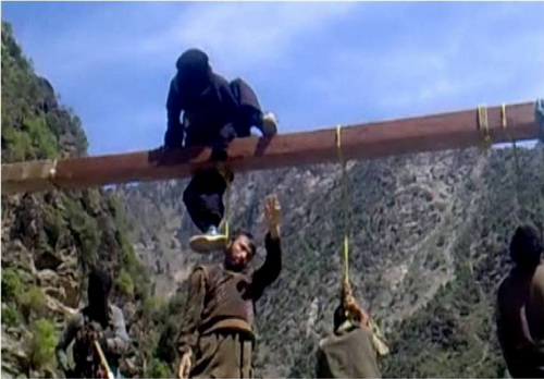 اعدام فرماندهان طالبان بدست نقاب‌پوشان +تصاویر(18+)