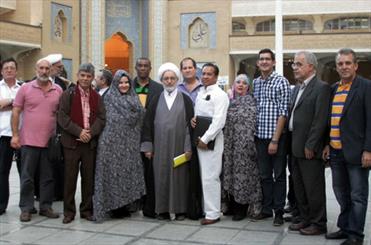 حضور نمایندگان پارلمان آمریکا در حرم حضرت معصومه(س) حضور نمایندگان پارلمان آمریکا در حرم حضرت معصومه(س)