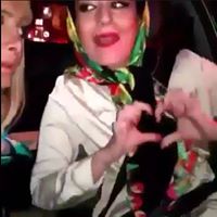 عکس/ تقلید بازیکن ساحل عاج از دختران ترانه خوان