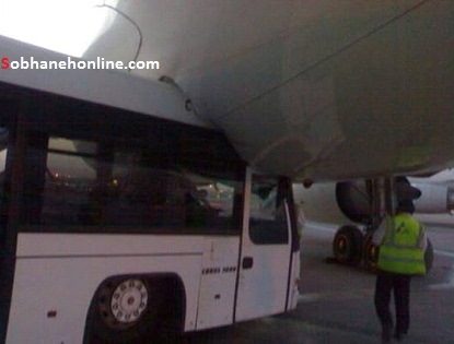 برخورد شدید اتوبوس با ایرباس در فرودگاه امام +تصاویر