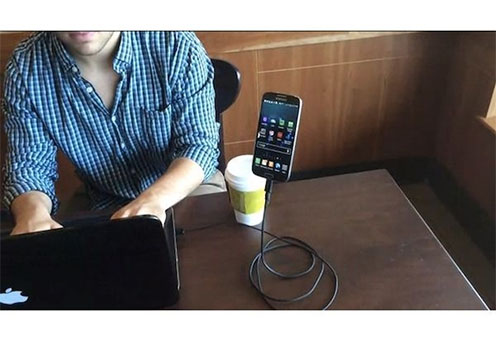 شارژ تلفن همراه به صورت معلق در هوا+تصاویر شارژ تلفن همراه به صورت معلق در هوا+تصاویر