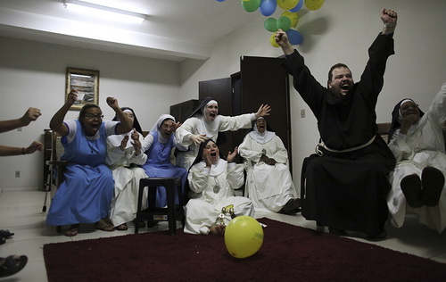 عکس/ شادی کشیش ها در برزیل