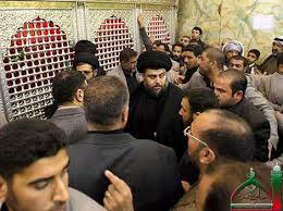 مقتدا صدر در حرم امام حسین(ع)+عکس مقتدا صدر در حرم امام حسین(ع)+عکس