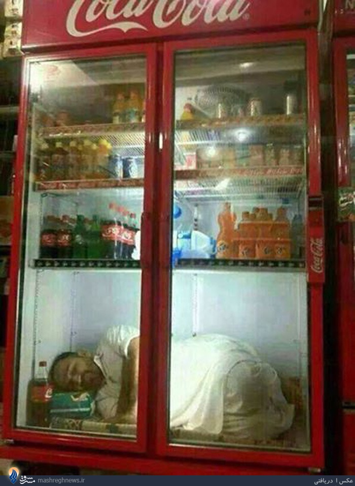 عکس/چاره مغازه‌داربرای فرار از گرما