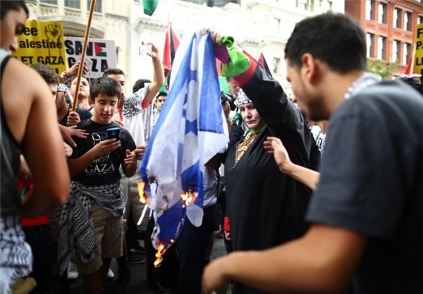 عکس/آتش‌زدن پرچم اسرائیل درواشنگتن