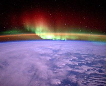 عکس/ نمای شفق قطبی از فضا عکس/ نمای شفق قطبی از فضا