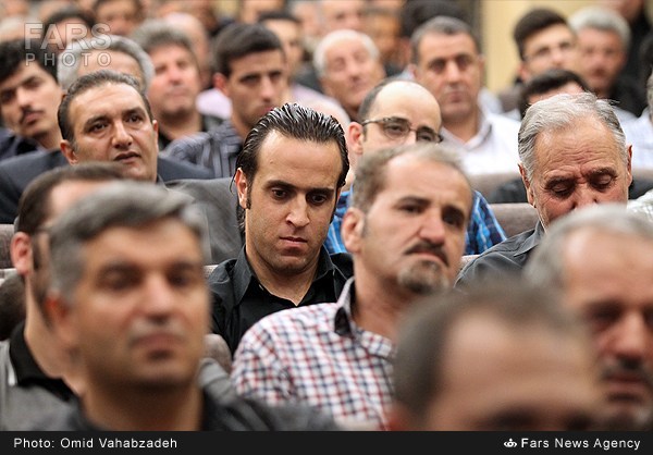 عکس/ علی‌ کریمی‌ در مراسم‌ ختم‌ معدنی