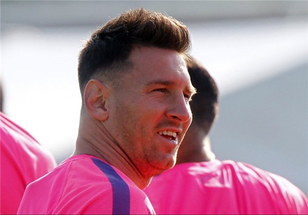 عکس/ چهره جدید مسی در تمرین بارسلونا عکس/ چهره جدید مسی در تمرین بارسلونا