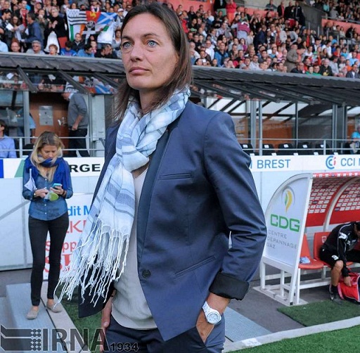عکس/ اولین سرمربی زن فوتبال مردان عکس/ اولین سرمربی زن فوتبال مردان