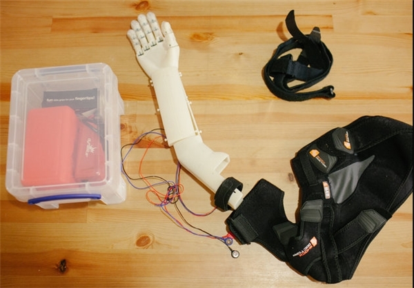 ساخت دست مصنوعی رباتیک +تصاویر