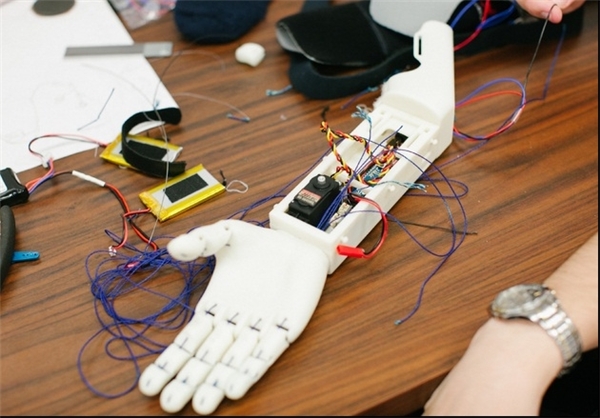 ساخت دست مصنوعی رباتیک +تصاویر
