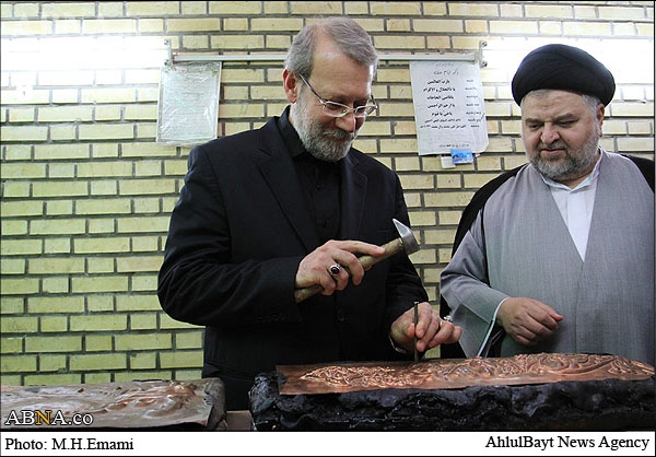 عکس/ مسئولیت لاریجانی در ساخت ضریح!