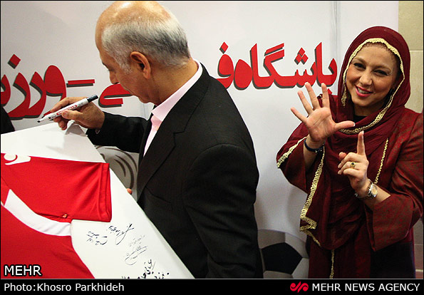 عکس/ کری خوانی بهنوش بختیاری عکس/ کری خوانی بهنوش بختیاری