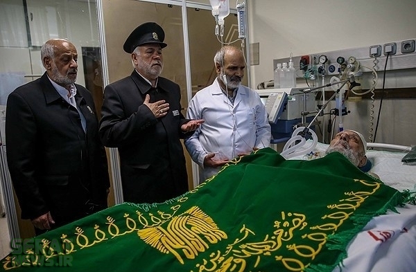 آیتالله کنی چشمانش را باز کرد +تصاویر آیتالله کنی چشمانش را باز کرد +تصاویر