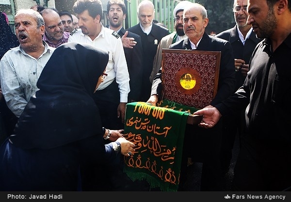 اشک و لبخندهای کودکانه به هدیه امام رضا(ع) +تصاویر اشک و لبخندهای کودکانه به هدیه امام رضا(ع) +تصاویر
